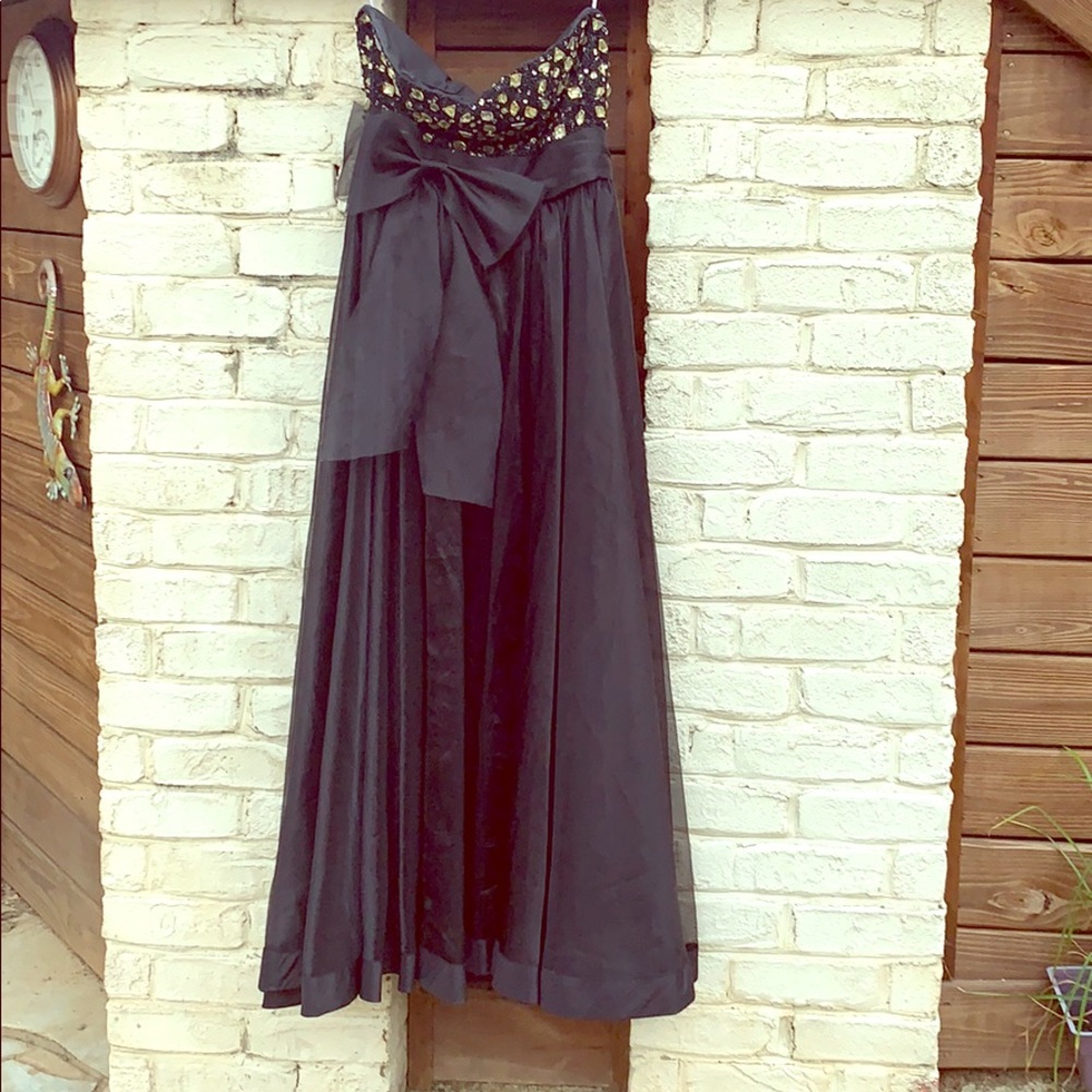 Black strapless prom dress